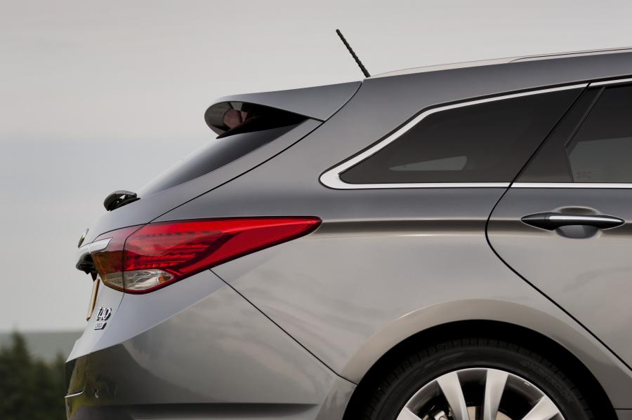  Hyundai i40 Station Wagon CRDi 2011 года  (UK) (фото 19 из 146)
